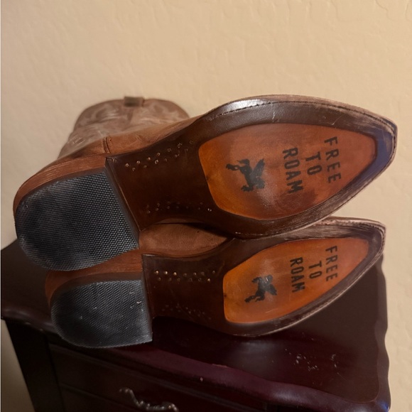 Idyllwind Wheeler Brown Western Cowboy Boots with Embroidered Design - Picture 4 of 5